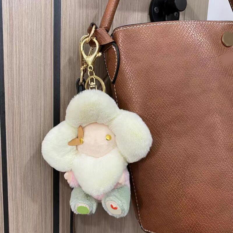 Fluffy flower keychain women cute bag charms key holder beige classical lovely doll pendant keyrings fashion trendy jewelry designer keyring