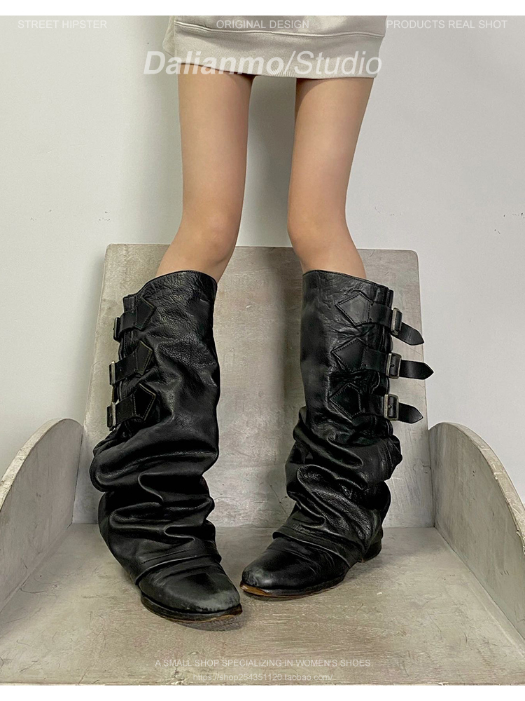 Soft Leather Pleated Laces, Loose That Don't Reach The Knee, Black Long Boots With Thick Heels And Belt Buckle