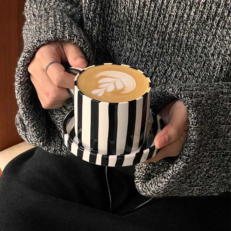 Ceramic coffee cup and sauce set hand-painted striped retro water cup breakfast cup afternoon tea cup and sauce Y241211
