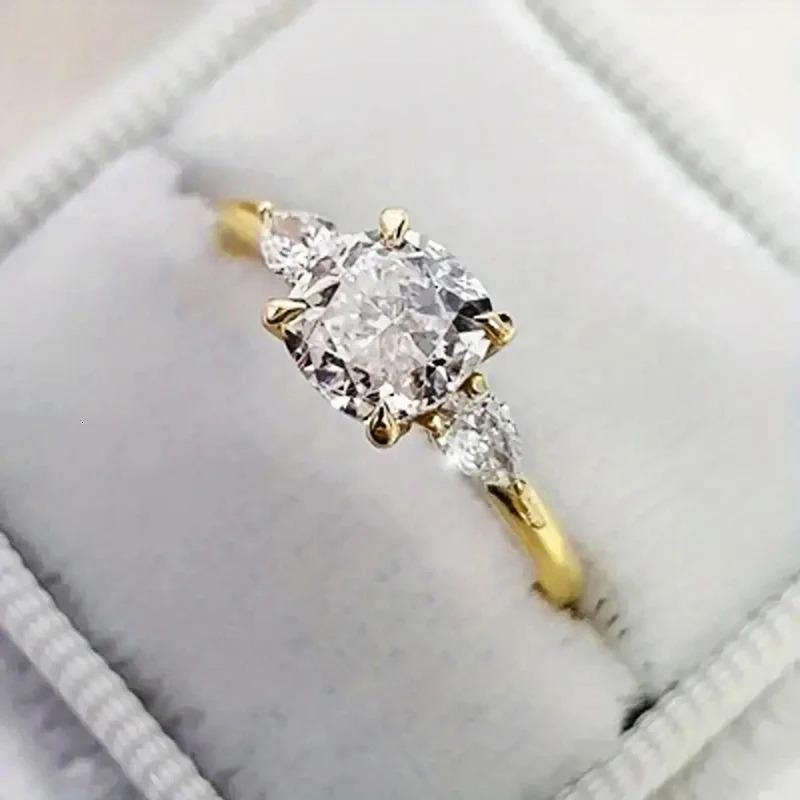 Huitan cushion shaped cubic zirconia ring womens fashion contract n wedding accessories engagement jewelry 241210
