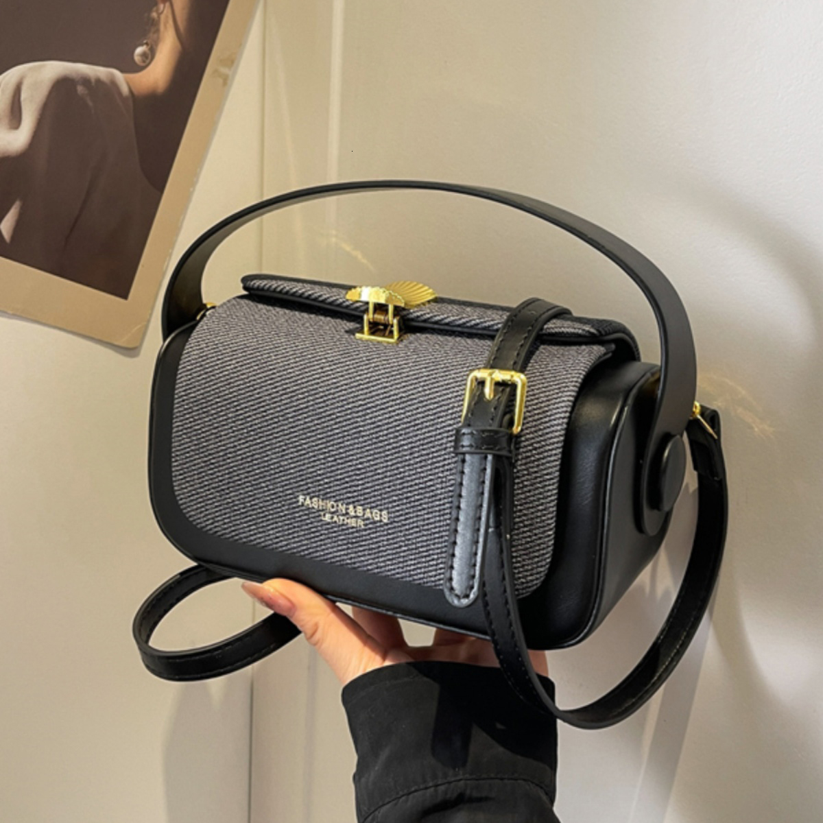 High End Women's Small Square Bag Fashion Classic PU Leather Women's Commuting Shoulder Bag Short Handle Handbag