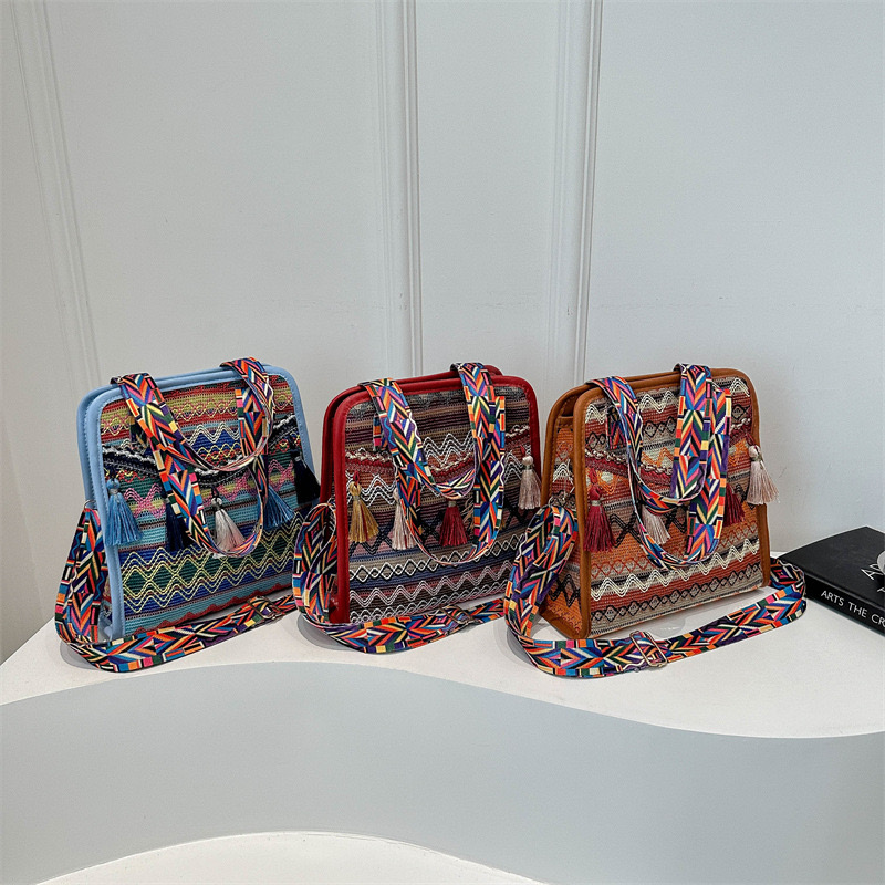 2025 new Minority shoulder new Bohemian style minimalist niche crossbody bag for women traveg abroad zhanyishengli