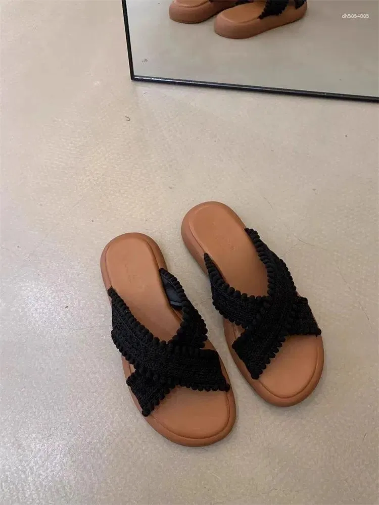 Slippers Shoes Women Flat Platform Shale Female Beach Slides Pantofle Fashion Soft Sabot 2024 Scandals Summ