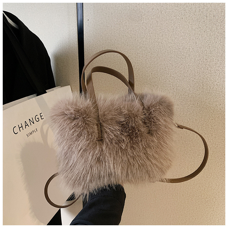 Hot Selling New Plush Handbag Autumn And Winter Large Capacity Outdoor Bag Commuting Handbag Multifunctional Furry Women's Bag