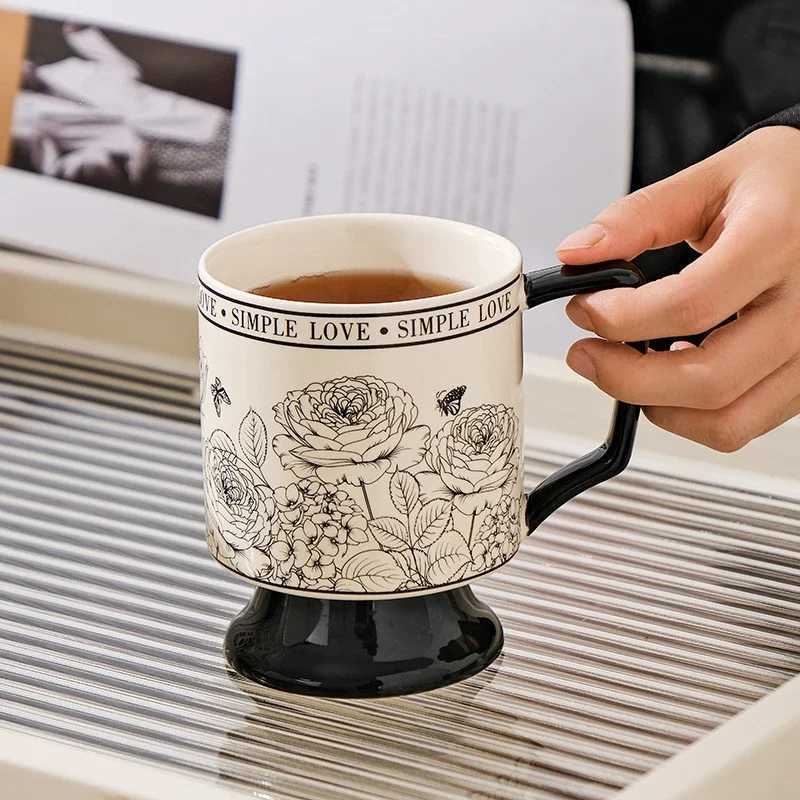 Creative retro ceramic cup with handle heat-resistant coffee g rose pattern high standing teacup used for Christmas gifts Y241211