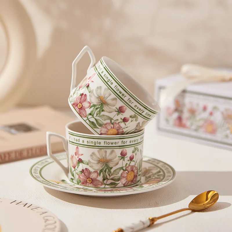 260ml French retro tea cup and sauce set luxury floral ceramic g resso cup He Off Suower coffee gs set Y241211