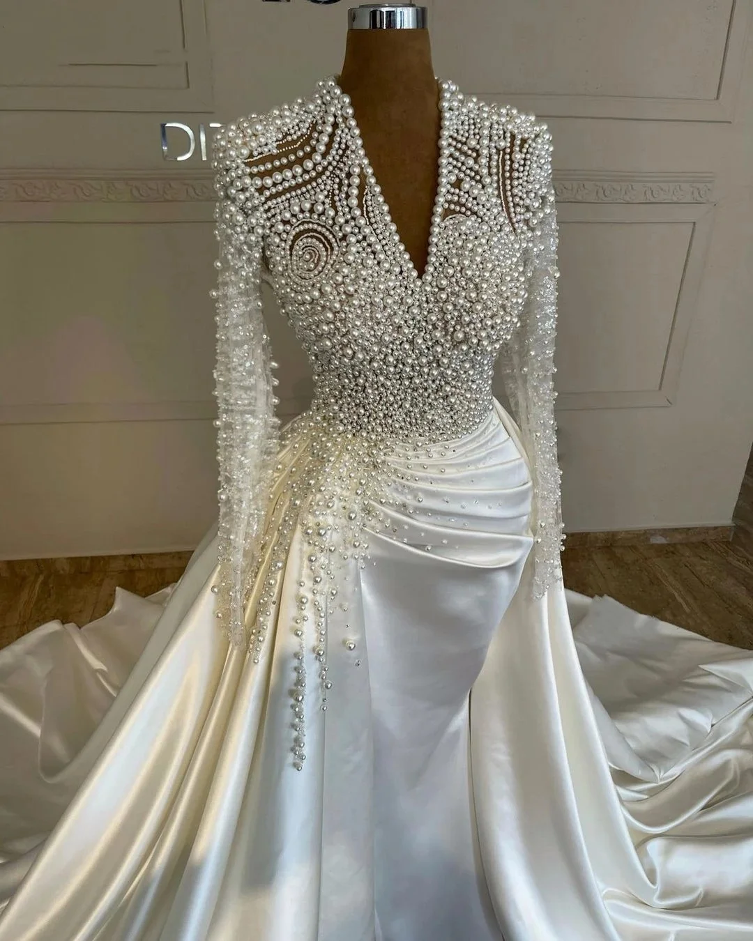 Mermaid Wedding Dresses For Women V Neck Long Sleeves Gown Pearls Pleat Detachable Train Customized Dress Party Vestido De Novia
