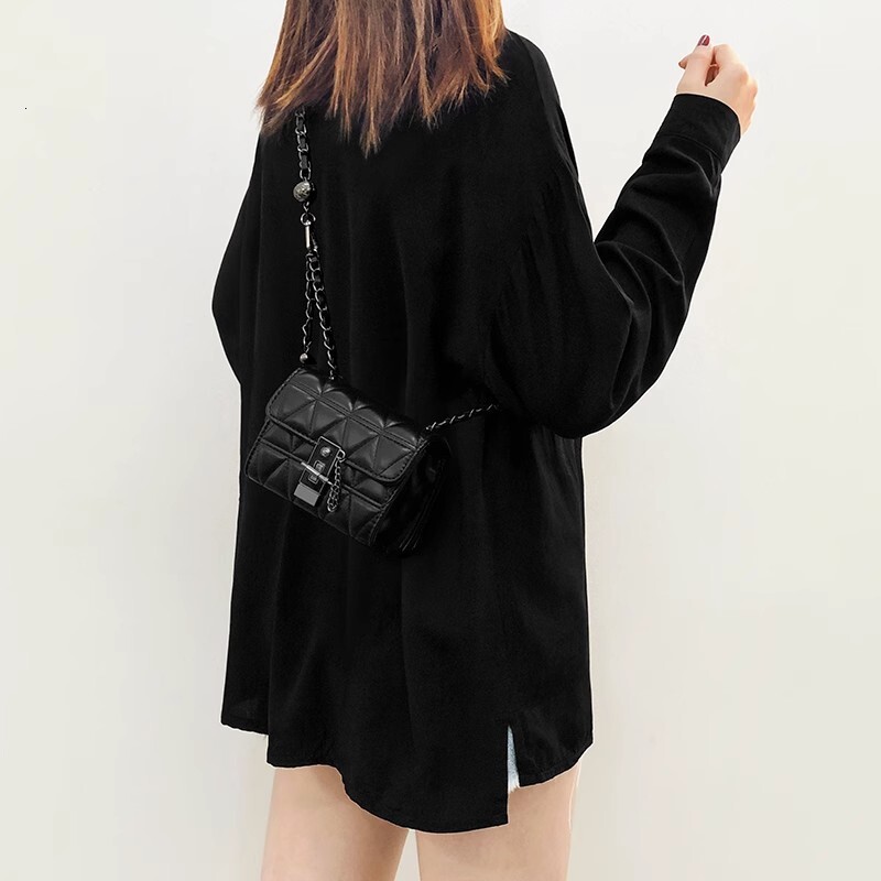 2025 Summer High End Designer Texture Women's New Small Mouth Red Slanted Mini Shoulder Bag