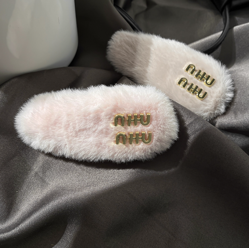 Luxury Designer Hair Clip en peluche Automne et Winter Style Lettre de frange Clip Coiffure Accessoire Tempérament Clip latéral Barrets Front