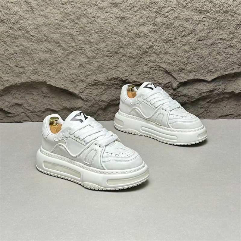 Thick soles increase daddy shoes men's Spring sports small white shoes simple light luxury high sense of leisure board shoes
