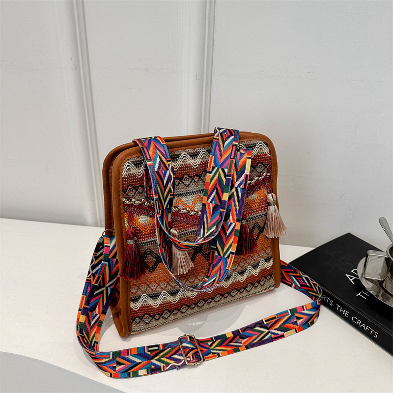 2025 new Minority shoulder new Bohemian style minimalist niche crossbody bag for women traveg abroad zhanyishengli