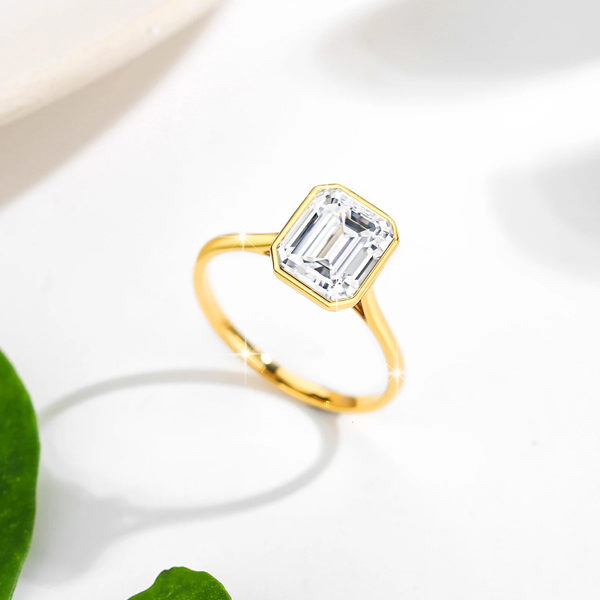Womens gold ring 3 jadeite cut diamond womens jewelry hollow 14K 241210
