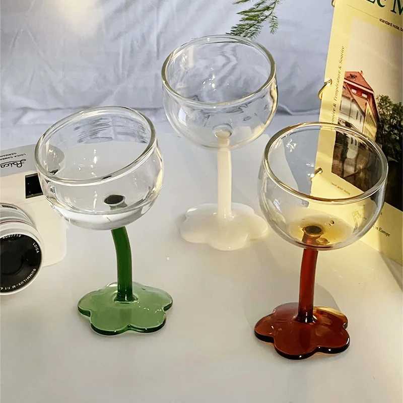 Cute curved flower transparent vertical stripe coaster roaring beer champagne glass latte milk glass Y241211