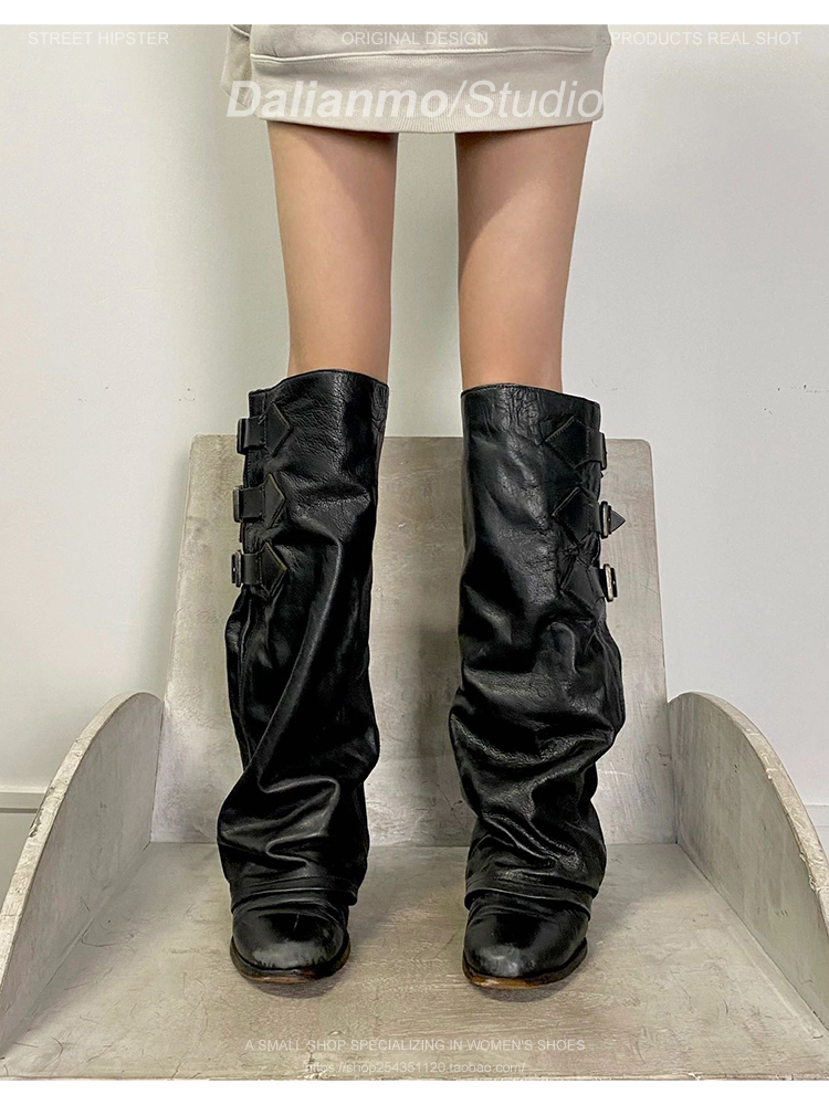 Soft Leather Pleated Laces, Loose That Don't Reach The Knee, Black Long Boots With Thick Heels And Belt Buckle