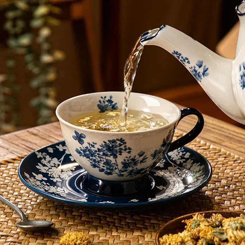 Vintage Chinese style ceramic coffee cup lamp luxury coffee shop exquisite tea cup unique coffee cup and plate set gift Y241211