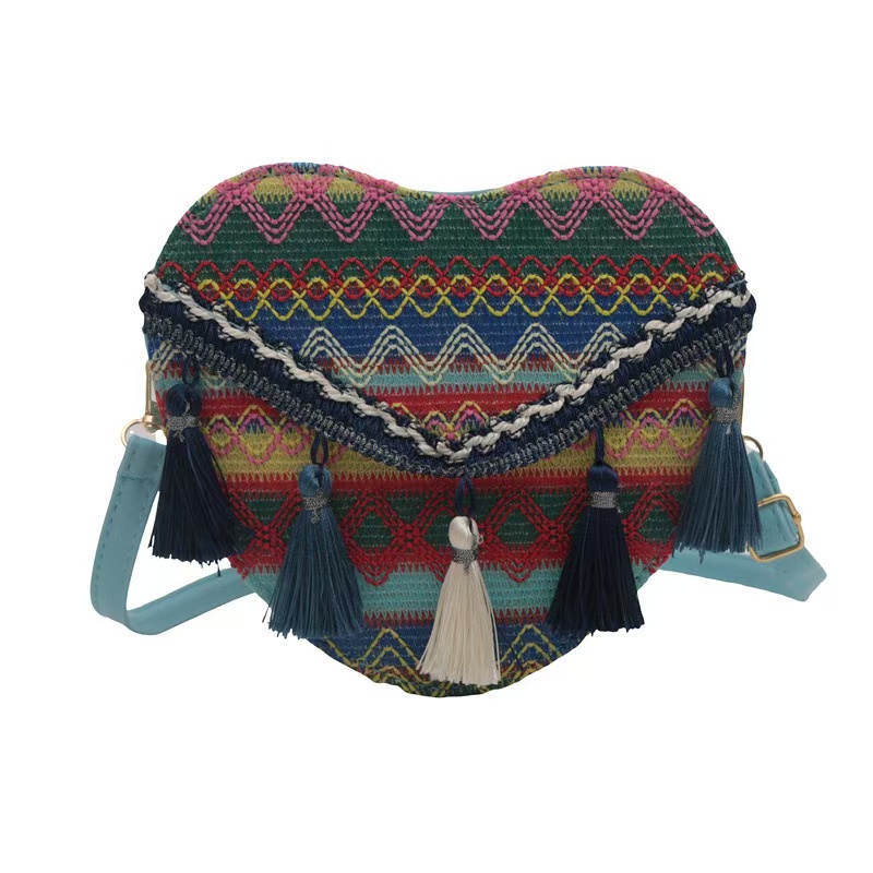 Ethnic style New knitted tassel for women 2024 fashion new heart-shaped crossbody Bohemian shoulder bag