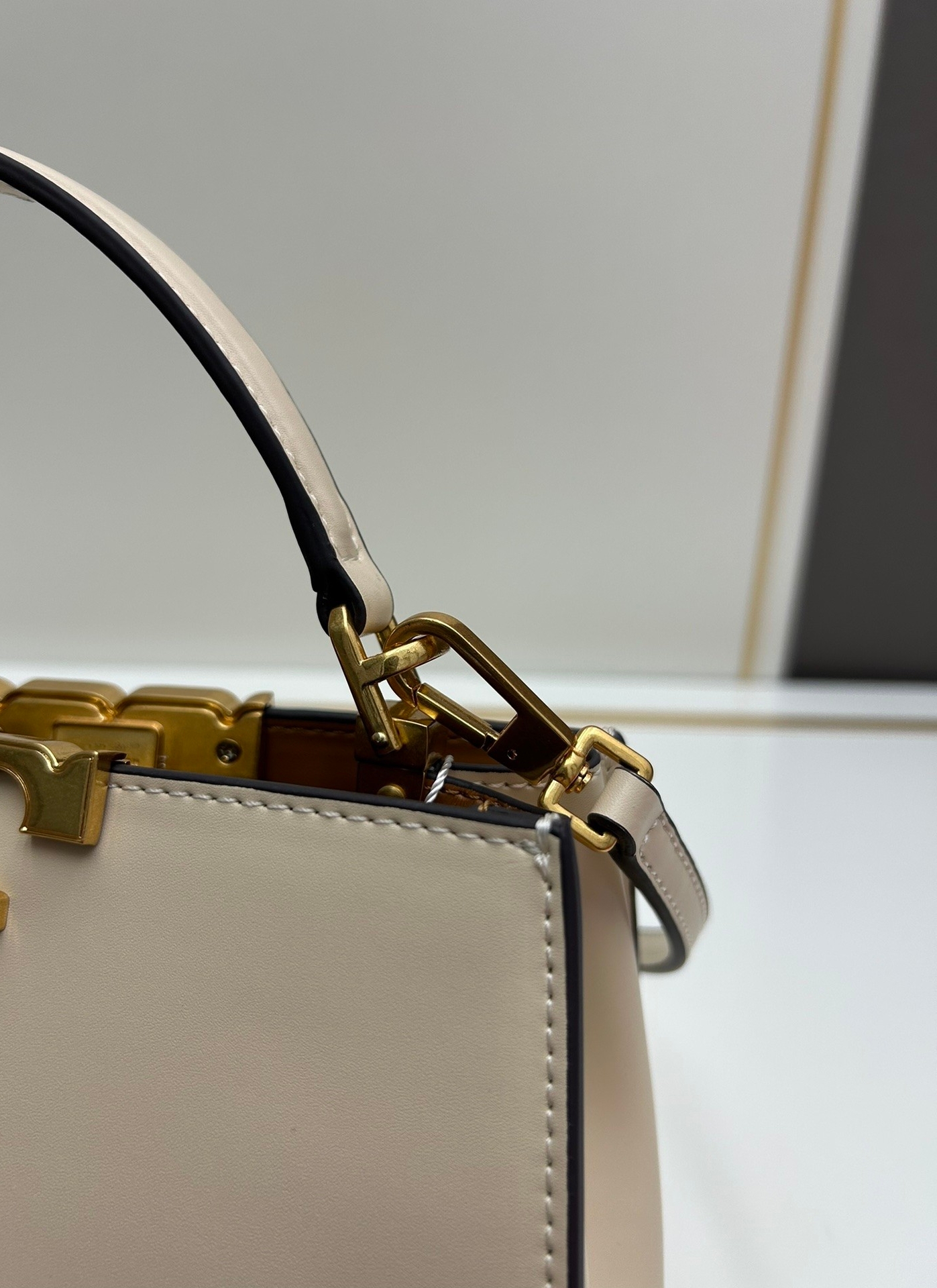 Leather Gloves Luxe Calfskin Handbag Designer bag Cowhide Wide Strap Tote bag Women TOR BUR