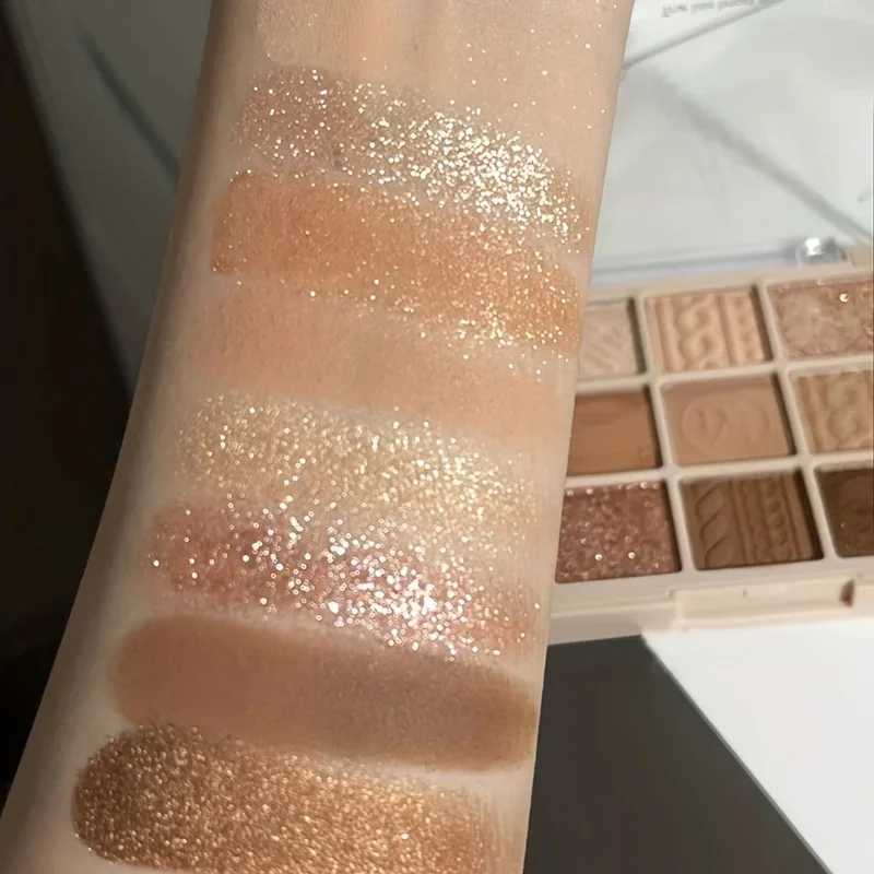 9 Color Eyeshadow Palette Matte And Shimmer Brown Eyeshadows Powder Long Lasting Blendable Eyeshadow CosmeticsW241212
