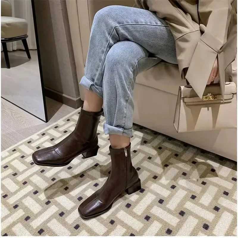 2023 New Square Toe Ankle Women Boot High Quality Soft Leather Short Boot Zipper Low Heel Chelsea Shoes Zapatos MujeXJ241212