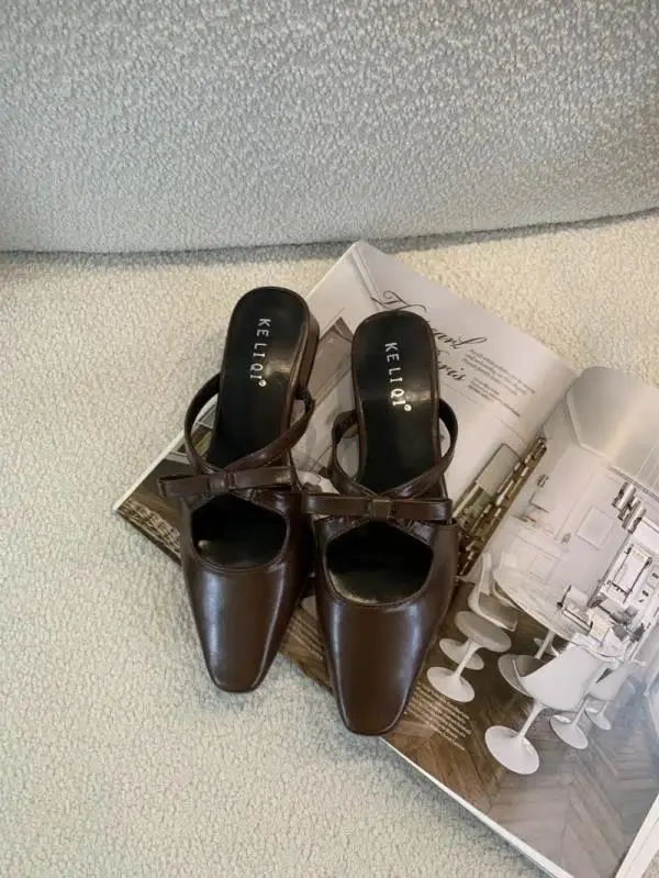 Slippers Shoes Women Low Ladies' Pantofle Slides Cover Toe Soft 2024 Designer Hoof Heels Autumn Rubber Rome Fashion Fabr