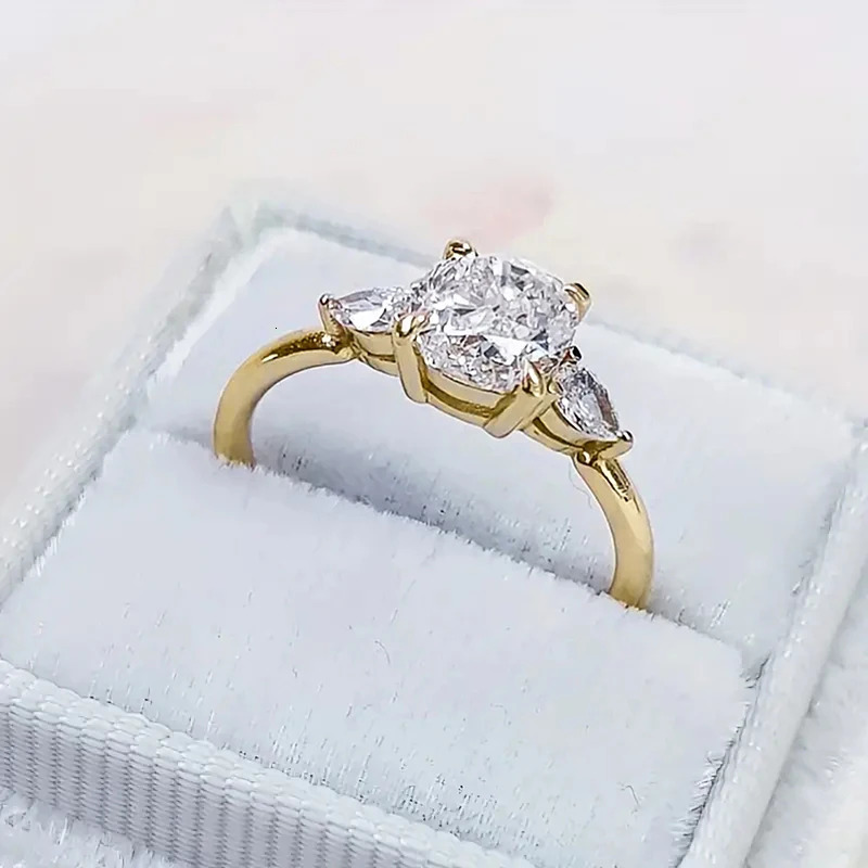 Huitan cushion shaped cubic zirconia ring womens fashion contract n wedding accessories engagement jewelry 241210
