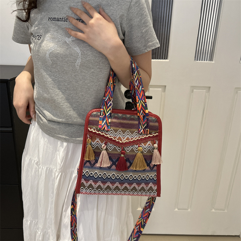 2025 new Minority shoulder new Bohemian style minimalist niche crossbody bag for women traveg abroad zhanyishengli