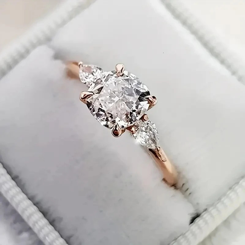 Huitan cushion shaped cubic zirconia ring womens fashion contract n wedding accessories engagement jewelry 241210