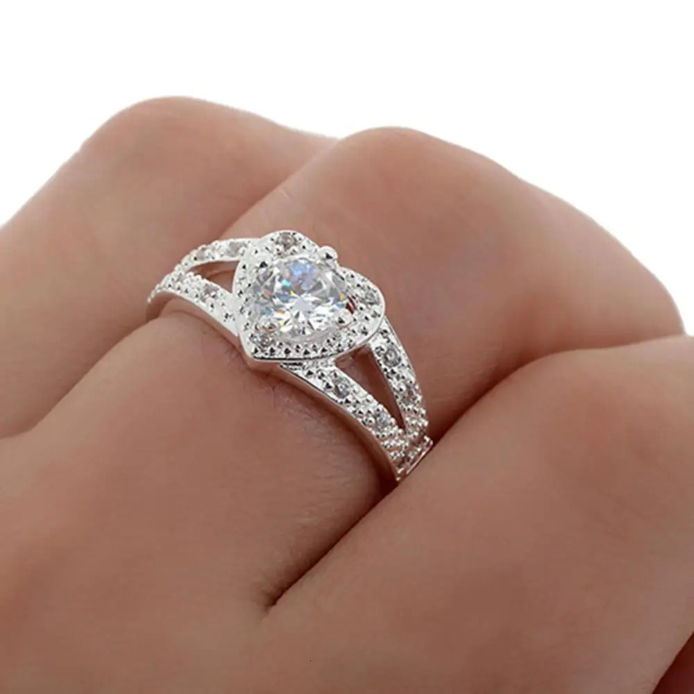 Womens 925 sterling silver crystal love heart ring brides wedding jewelry 241210