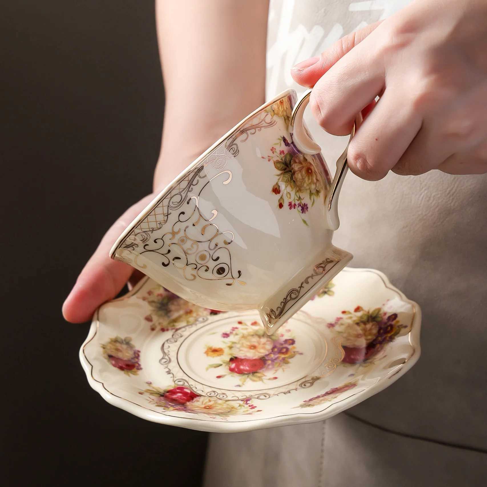British rose coffee coaster luxury gold edged ceramic coaster and vintage high beauty flower tea coaster water cup Y241211