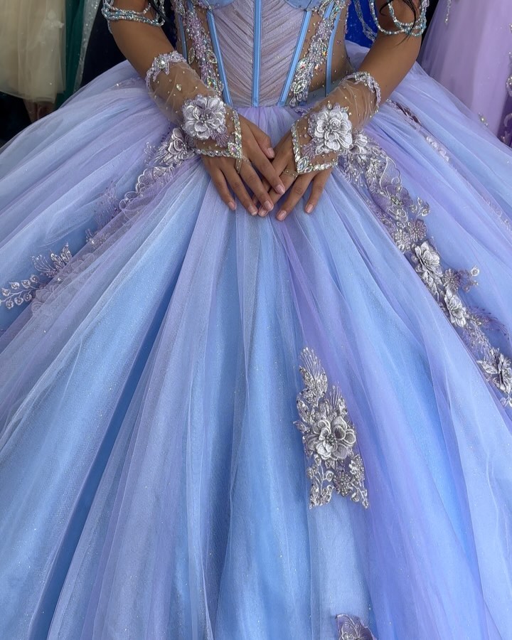 Beaded Fabulous Ball Gown Quinceanera Dresses Sequined Prom Gowns Tassels Off The Shoulder Necke Rhies Sixteen Sweet Masquerade Dress