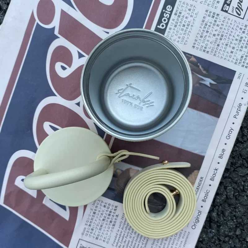 Water bottle shaped hot vacuum filled cup stainless steel portable travel 460ml Y241211