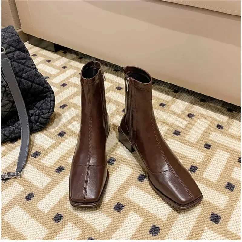 2023 New Square Toe Ankle Women Boot High Quality Soft Leather Short Boot Zipper Low Heel Chelsea Shoes Zapatos MujeXJ241212
