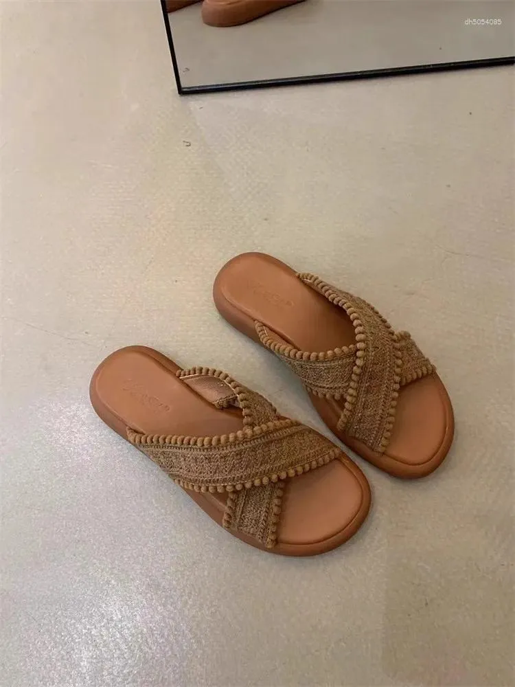 Slippers Shoes Women Flat Platform Shale Female Beach Slides Pantofle Fashion Soft Sabot 2024 Scandals Summ