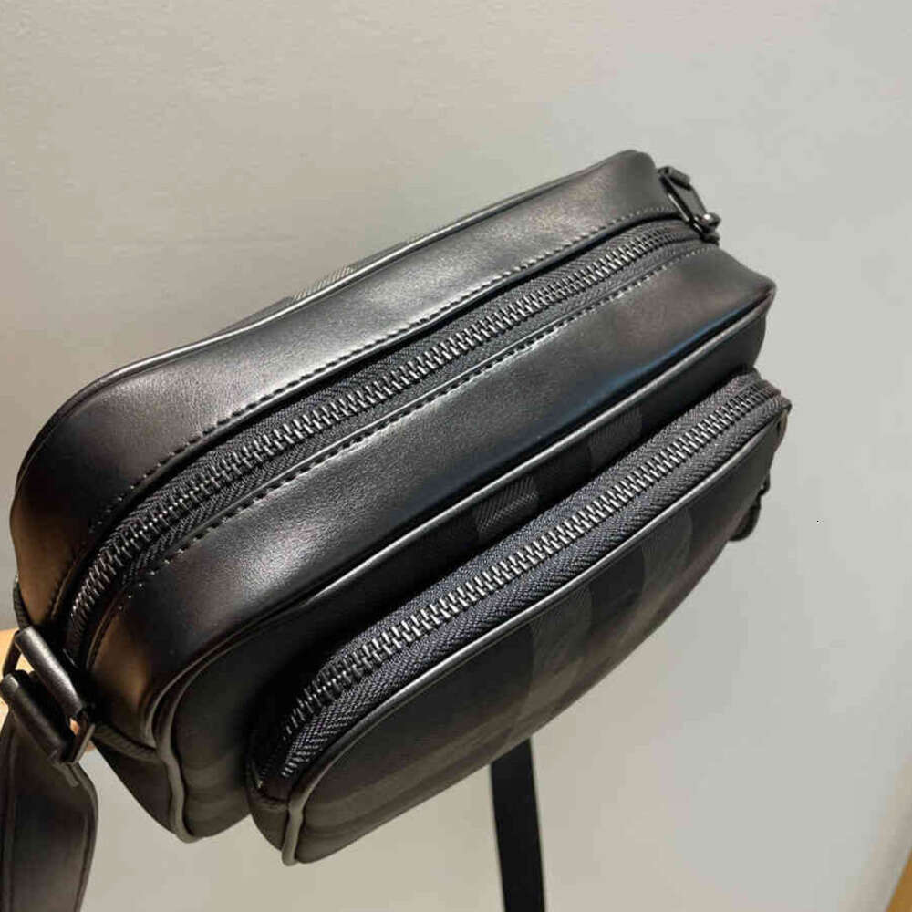 TOP Handbags Men Leather TRIO Messenger Bags Shoulder Make up Bag Designer Handbag Tote Man's bag AAA