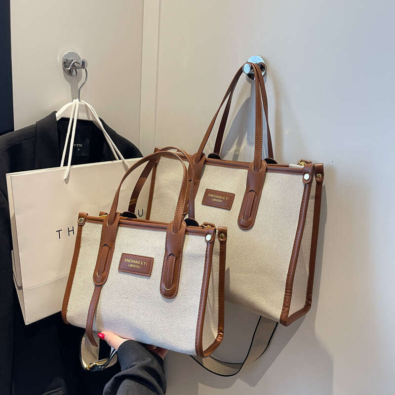 Large Capacity Hand-Held Women's New Trendy Canvas Contrasting Tote Daily Commuting Single Shoulder Crossbody Bag, Fashionable Quality Classic