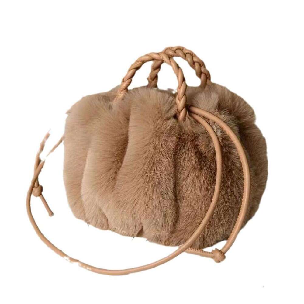 Cloud high-end plush versatile one shoulder bag, cute and fashionable