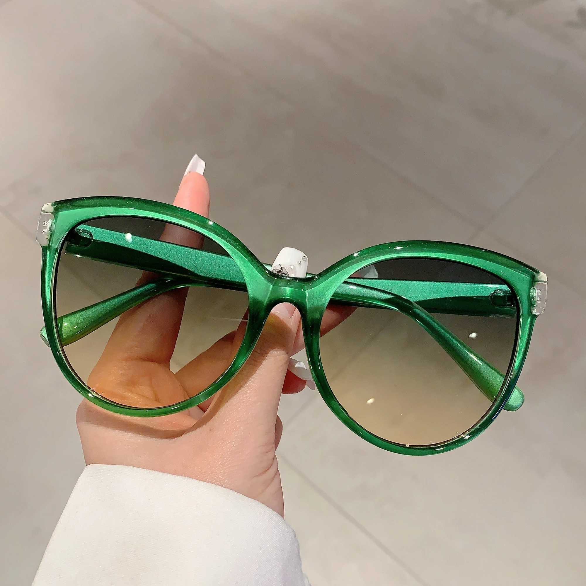 KAMMPT Vintage Cat Eye Sunglasses 2024 New Women Stylish Oversized Candy Color Outdoor Shades Fashion Brand Design Sun GlassesX241213