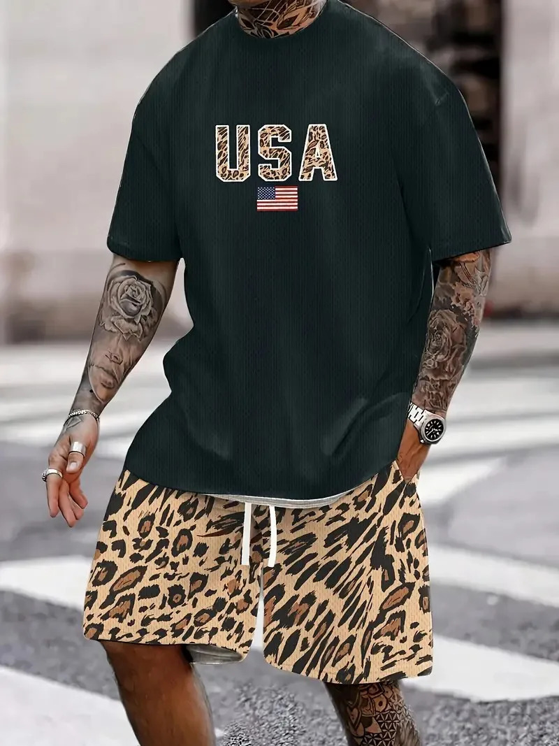 short sleeved set mens Tshirt trend printed round neck with gang handsome sports twopiece 241211