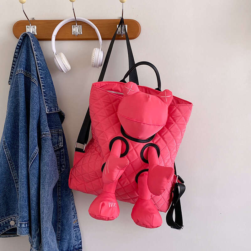 Japanese trendy and cool doll women's bag, internet famous outdoor backpack, niche large capacity shoulder bag 2024 new casual versatile fashion 