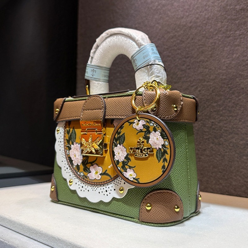 French Version Simulation Leather Texture Women Crossbody Bags New Niche Bucket Shoulder Box Bag Fashion Commuting Handbags PU Cartoon