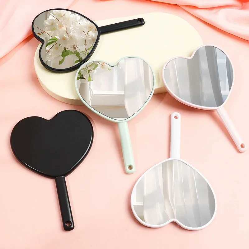1pcs Handheld makeup mirror New Makeup Mirrors Sweet Girl Style Suitable for carrying around Love makeup mirror 4 color optionsXJ241213