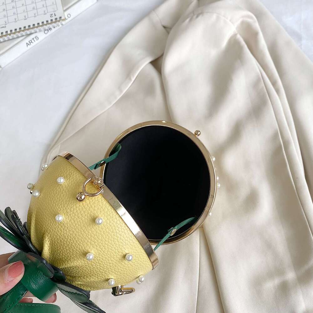 Small niche design women's Forest style personalized rivet pearl crossbody box bag ins strawberry shaped handbag 2024 new casual versatile fashio