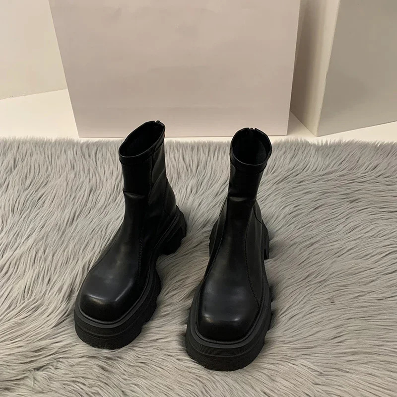 2024 Platform Heel Short Boots Womens Fashion Strap Zipper Ankle Boots Autumn Winter Womens Shoes 241213