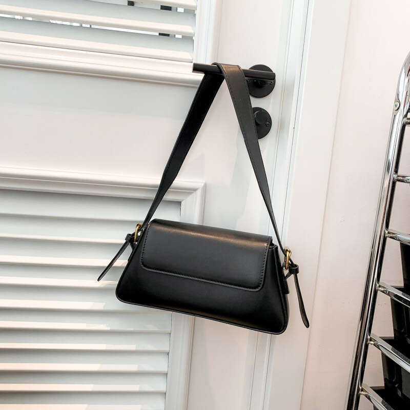 Internet celebrity high-end small square women's Korean version fashionable versatile single shoulder crossbody practical commuting armpit bag 20