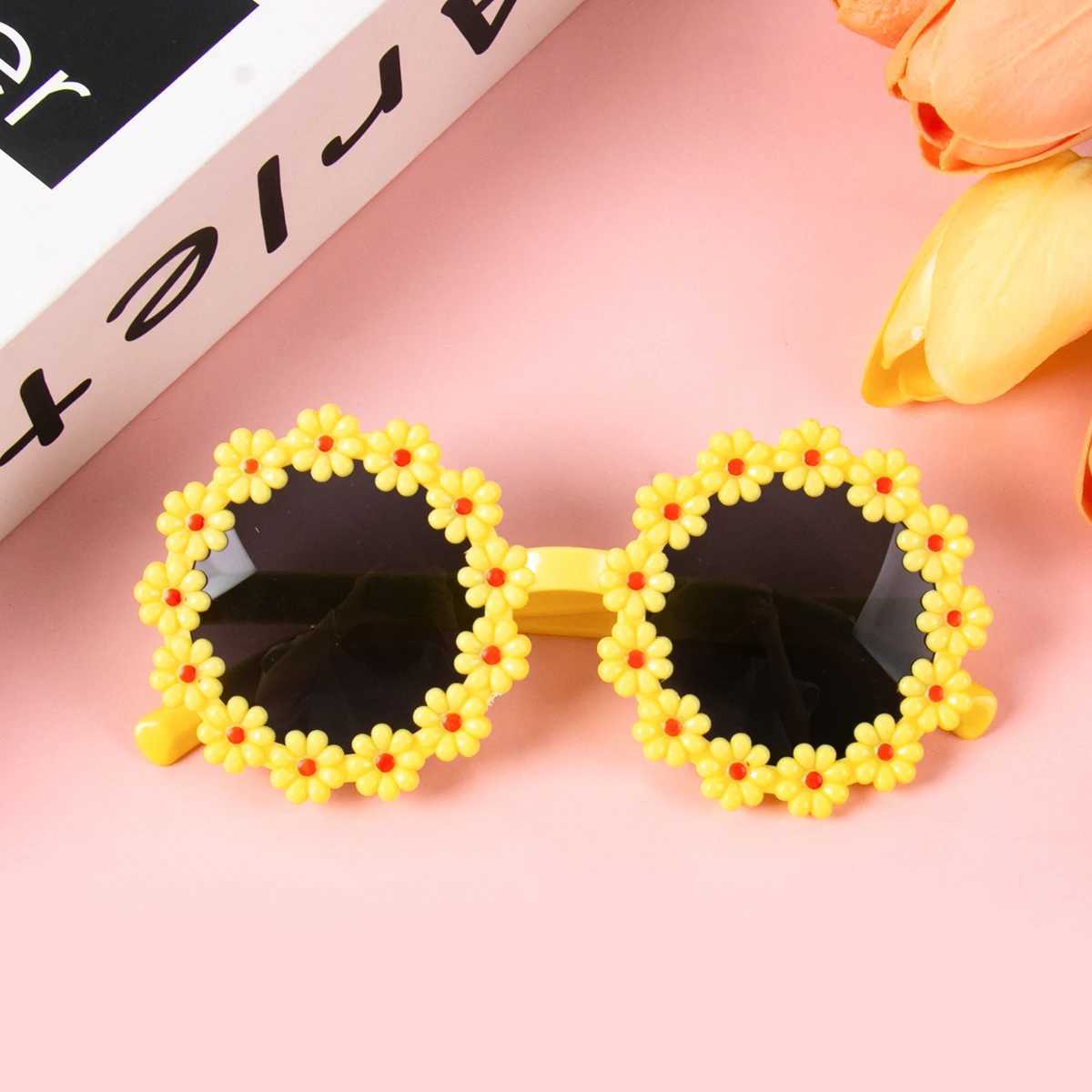 Sunglasses 5pcs Colorful Daisy Flower Sunglasses Photo Glasses Kit Kids Girls Birthday Party Decor Summer Party Photo Props Wedding Favors H241213