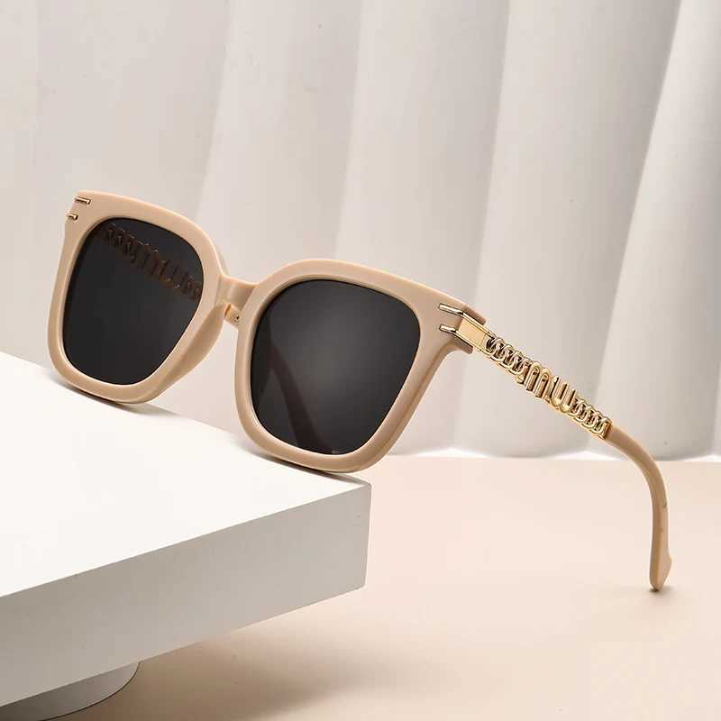 New Women Sunglasses Large Frame Square High-End Sunscreen Sunglasses Stylish Metal Chain Leg Glasses Leisure Outdoor GlassesX241213