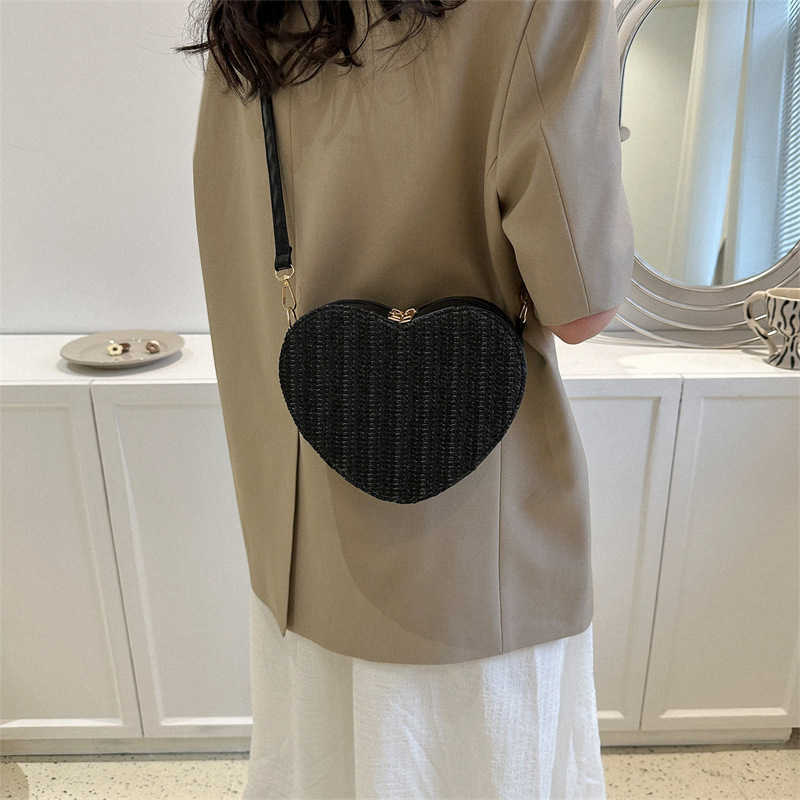 Fashion Simple and Beautiful Love Bag Summer New Fashion and Popular Shoulder Bag Casual Commuter Crossbody Womens Bag