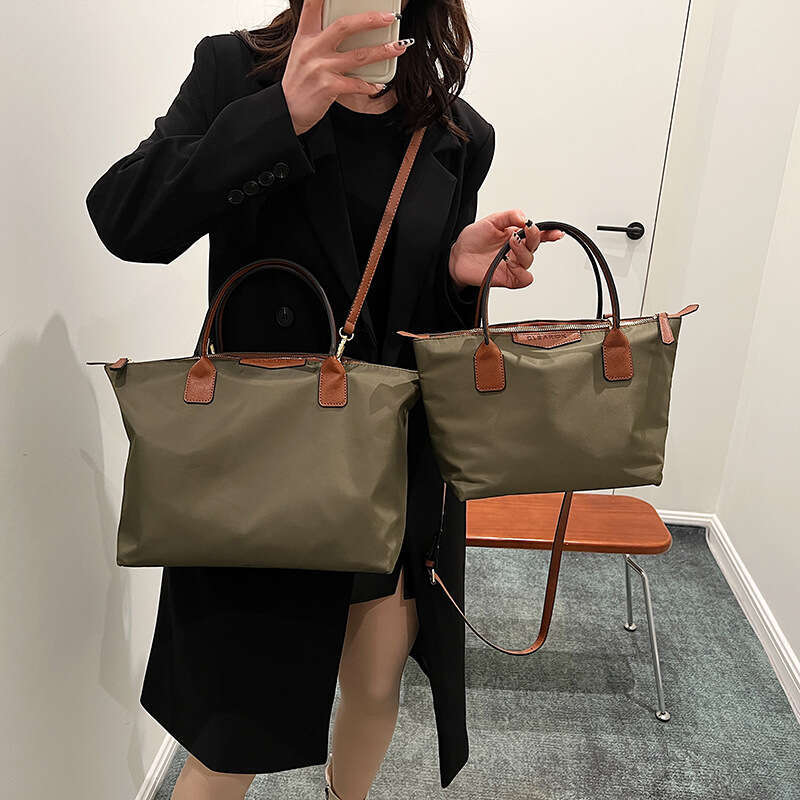 Minimalist Women's Trendy Tote Cross-Border New Nylon Fabric Lightweight Waterproof Single Shoulder Crossbody Bag Fashionable Quality Classic