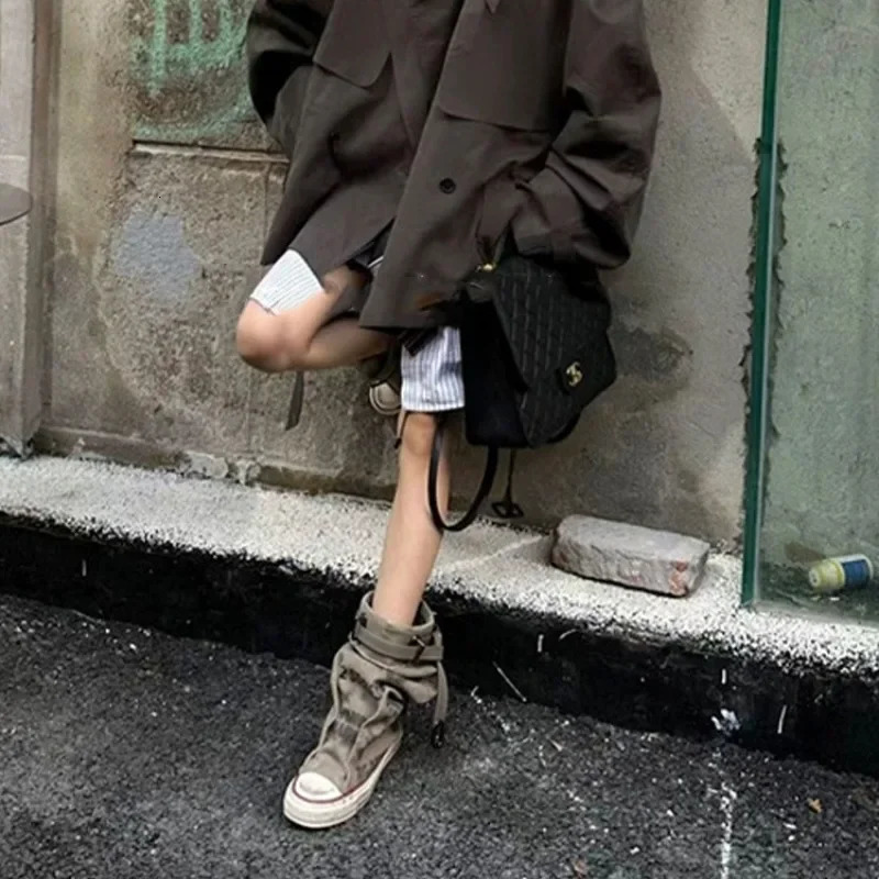 Womens Graffiti Boots Top Canvas Shoes 2024 Autumn Pants Leg Boots Thick Bottom Non slip Buckle Fashion Boots 241213
