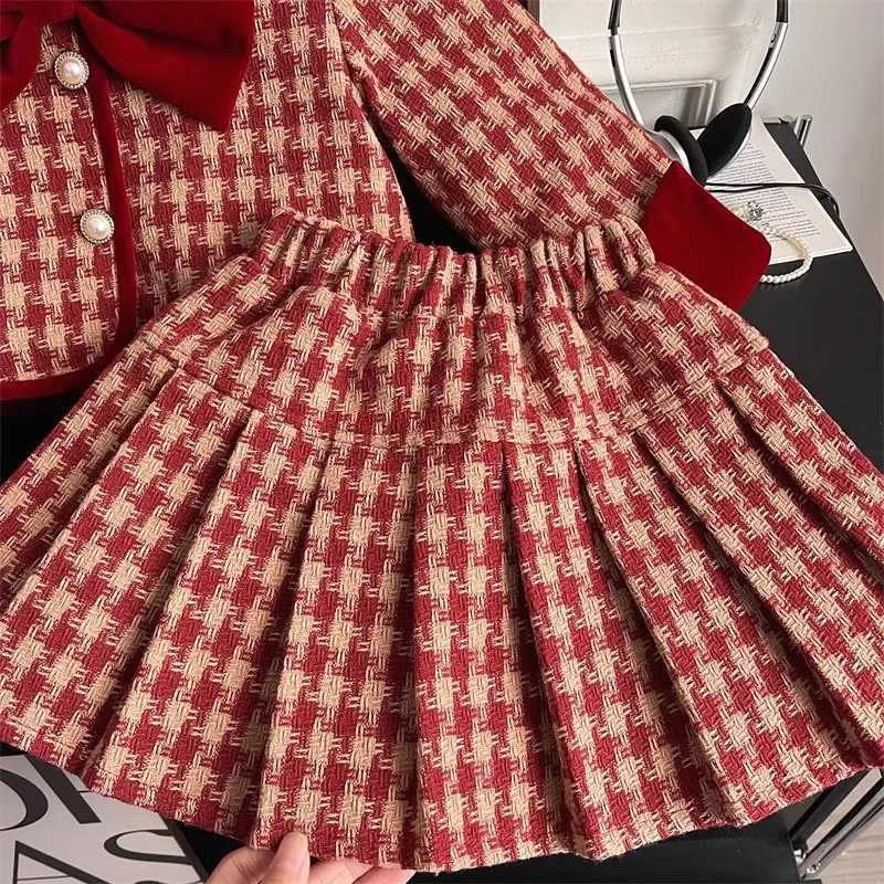 2024 Winter Korean Childrens Girls 2PCS Clothing Set Red Grid Bow Cotton Apron Jacket Folded Skiwear Preschool Girls Clothing W241213